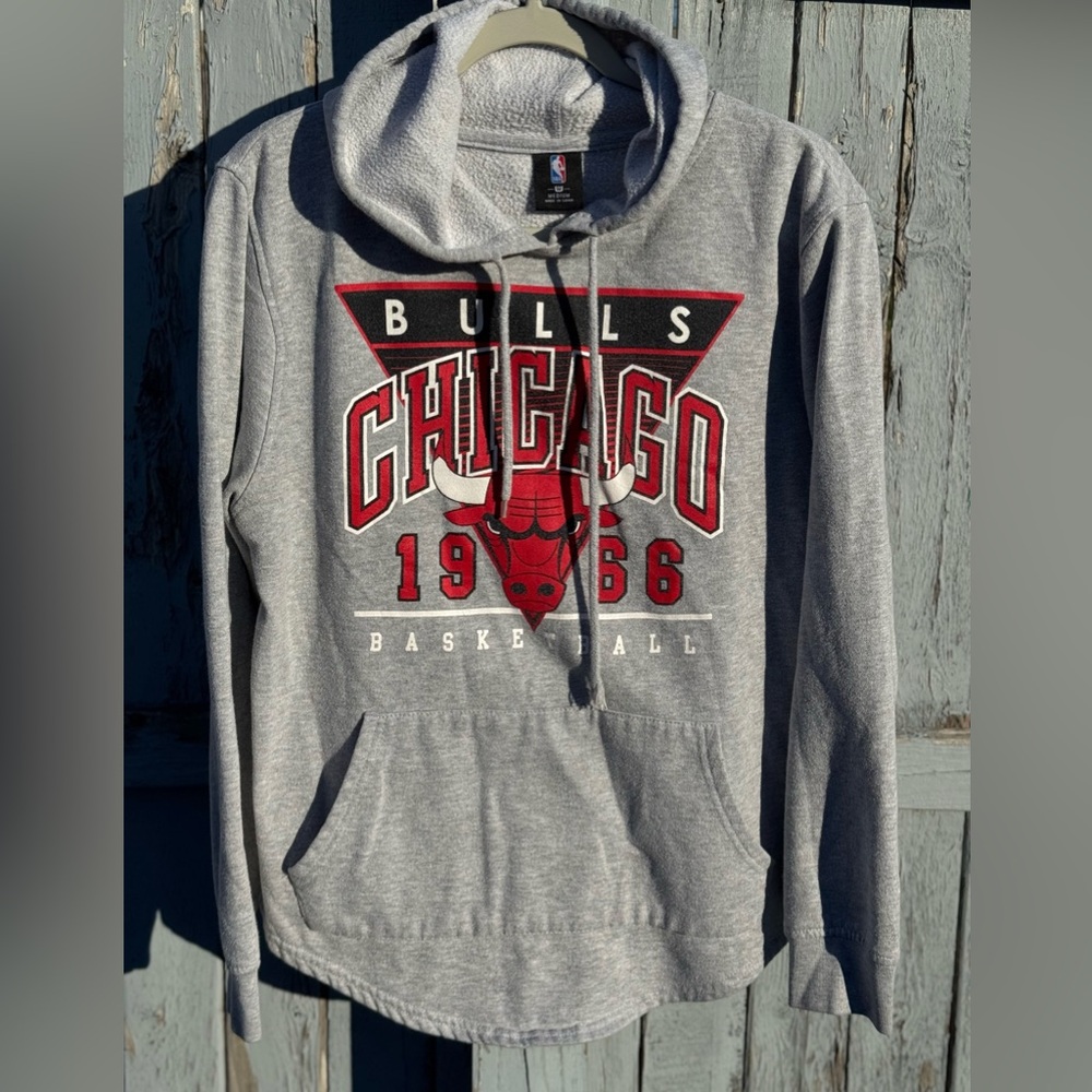 Vintage Chicago Bulls Hoodie Sweatshirt Small/ Medium Men’s NBA Basketball 90’s